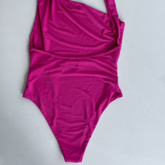 Superdown Devonne One Shoulder Pink Bodysuit - Picture 7 of 8